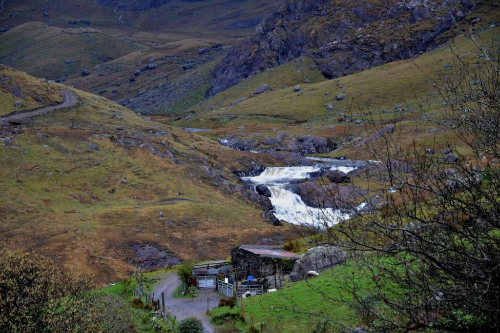 Secluded Cottage Nestled In The Beara Peninsula Килларни Экстерьер фото